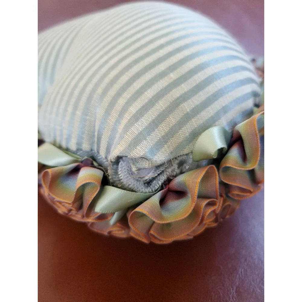 Unbranded handcrafted aesthetic